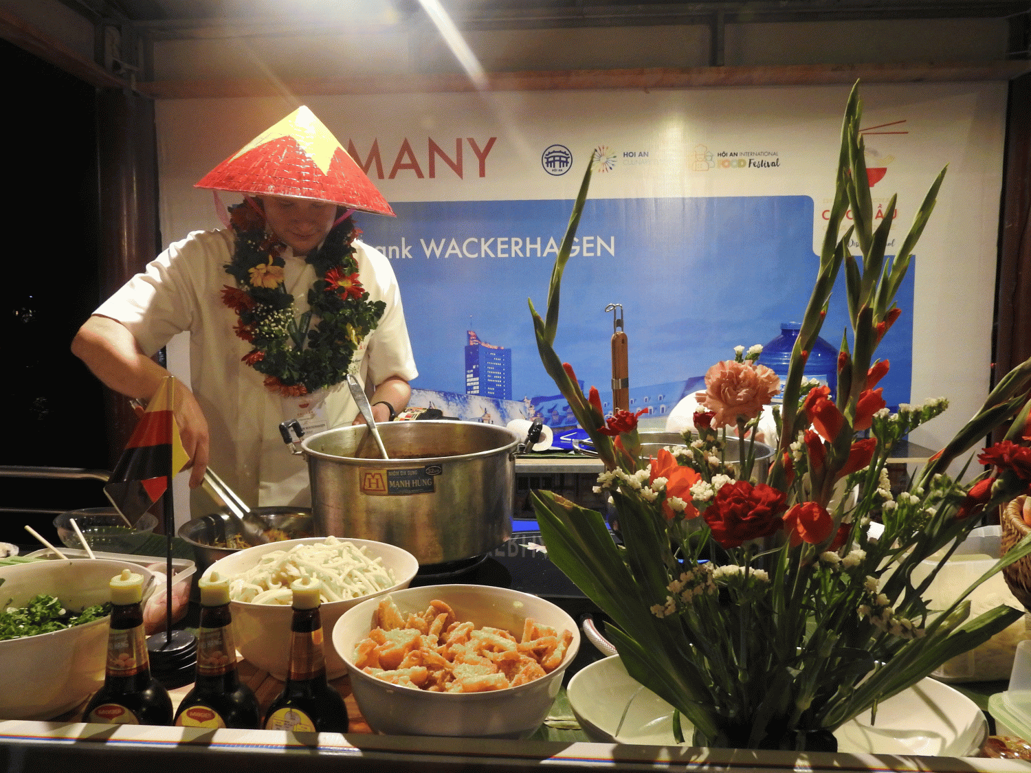 Lien hoan am thuc